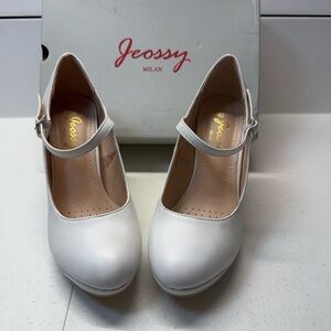 Jeossy Milan White Mary Jane Almond Toe Heeled Pumps Leather Sz 8.5 Bridal Dance